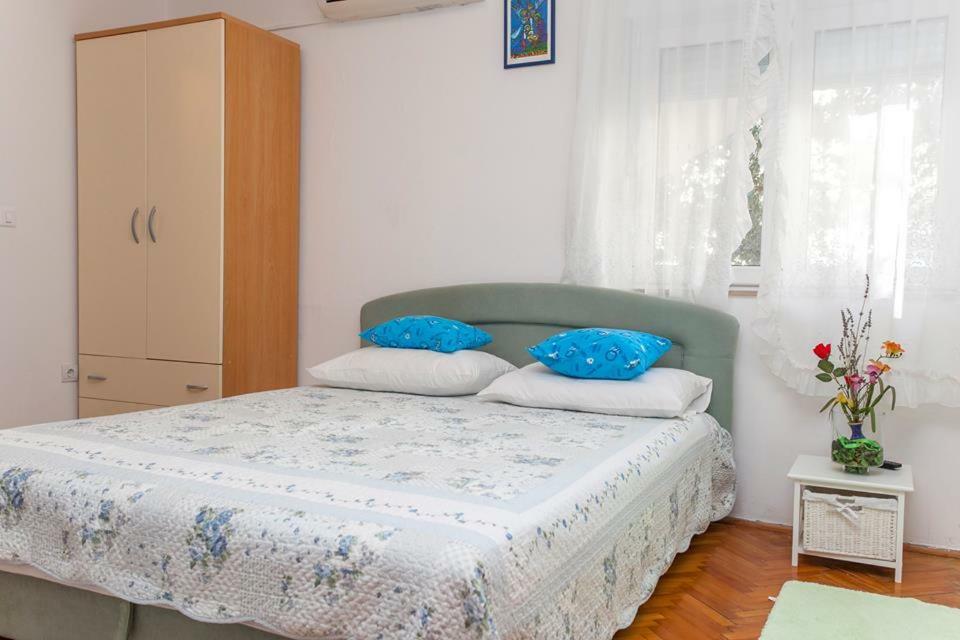 Apartment Jela Makarska