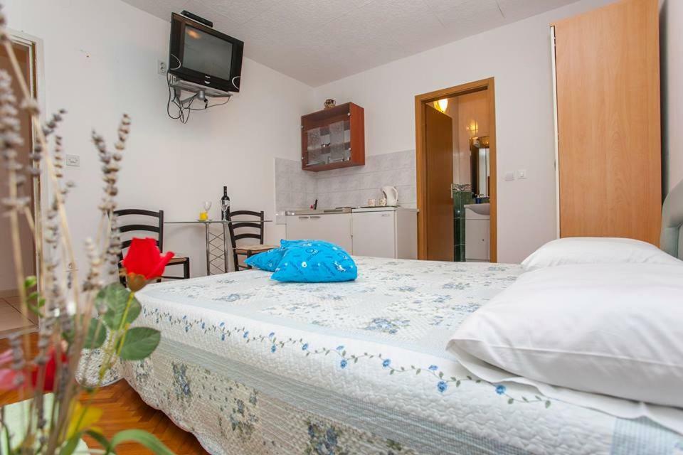 Apartment Jela *