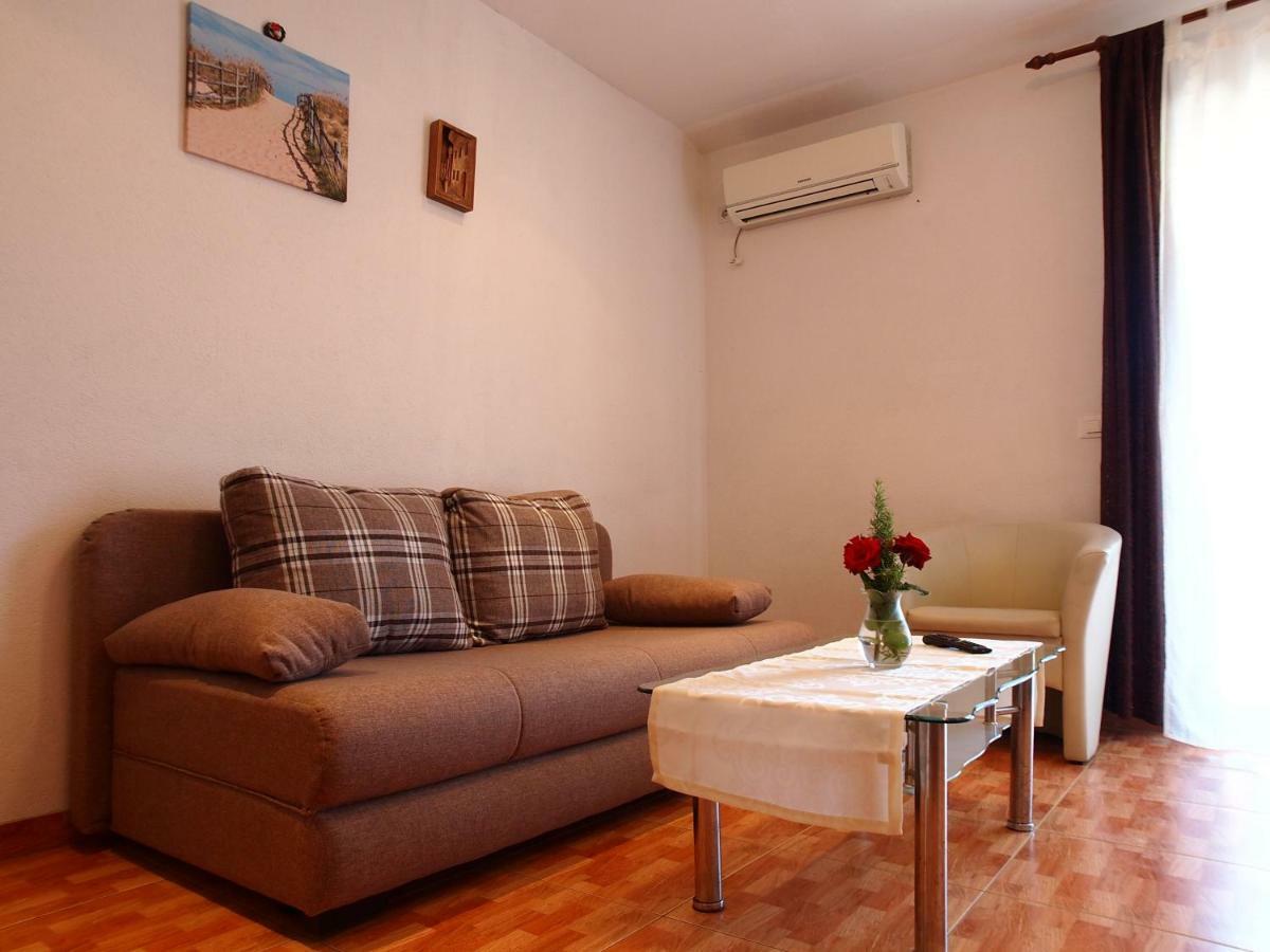 Apartment Jela Makarska