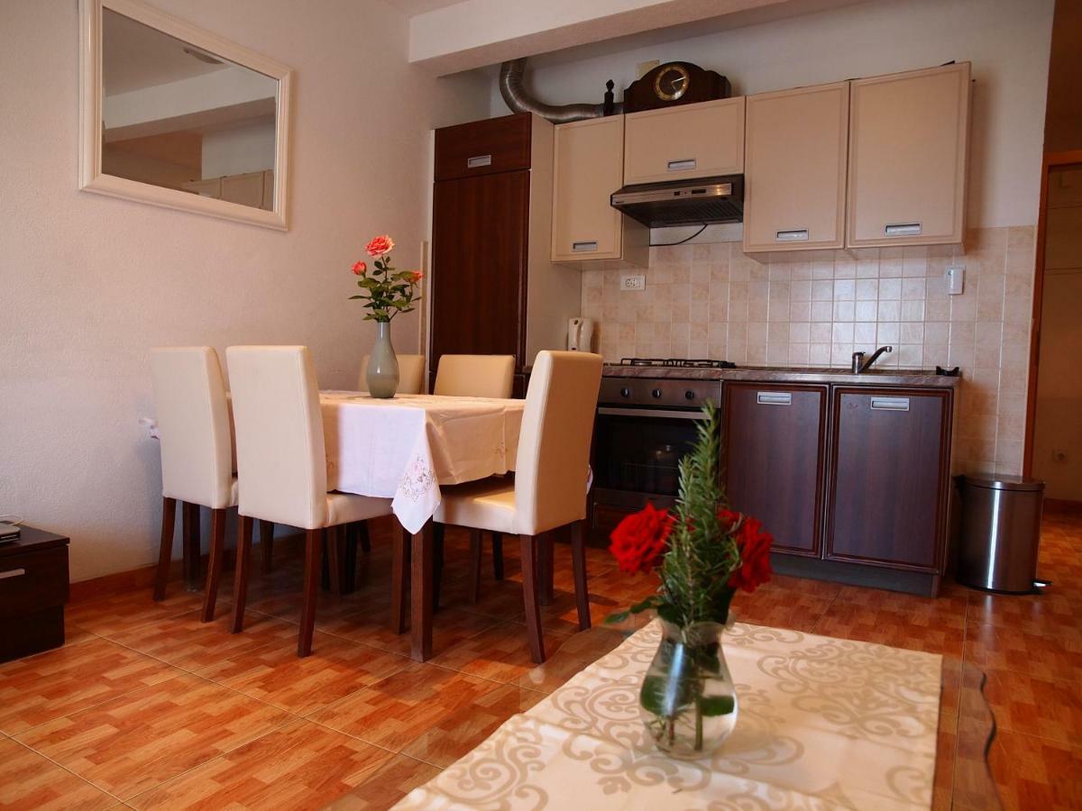 Apartment Jela